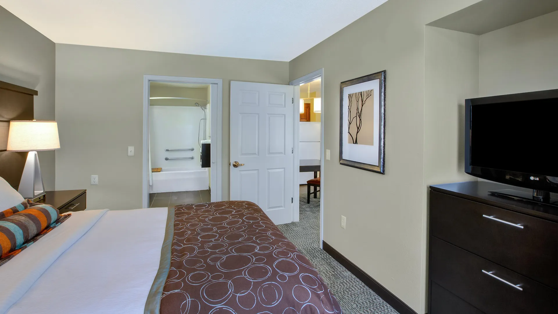 Staybridge Suites Louisville - East By Ihg Hotel